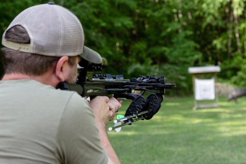 Killer Instinct Rival 410 Crossbow Package with 4x32 IR-W Scope, Rope Cocker, String Suppressors, 3-Bolt Quiver, 3 Hypr Lite Bolts and Field Tips, with a Stick of Rail Lube