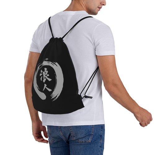 SQMGEHVNY Japanese Kanji Character Ronin Drawstring Bags, Lightweight Gym Sack with Adjustable Cord, Water-Resistant Sports Backpack for Men Women, Travel, Yoga, College (Black)