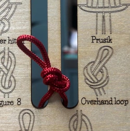 Learn Knot Training Board，Hand-Carved Stylish and Popular 16 Knots Practical Knot Practice Board Set is Perfect for Beginners and Professionals Or Campers, Survivalists and DIY Enthusiasts