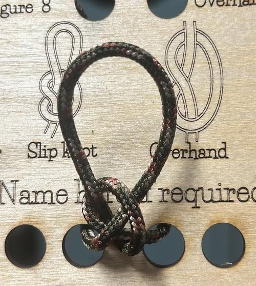 Learn Knot Training Board，Hand-Carved Stylish and Popular 16 Knots Practical Knot Practice Board Set is Perfect for Beginners and Professionals Or Campers, Survivalists and DIY Enthusiasts