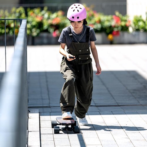 Uditer Flamo Youth Edition Electric Skateboard with Remote, Top Speed Up to 13 Mph, 4 Speed Smooth Braking, Very Light and Easy to Carry, Suitable for Adults & Teens Beginners