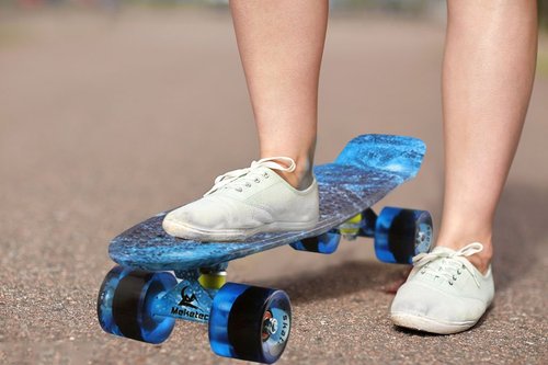 Skateboards Complete Mini Cruiser Retro Skateboard for Kids Boys Youths Beginners 22 Inch(The Starry Sky)