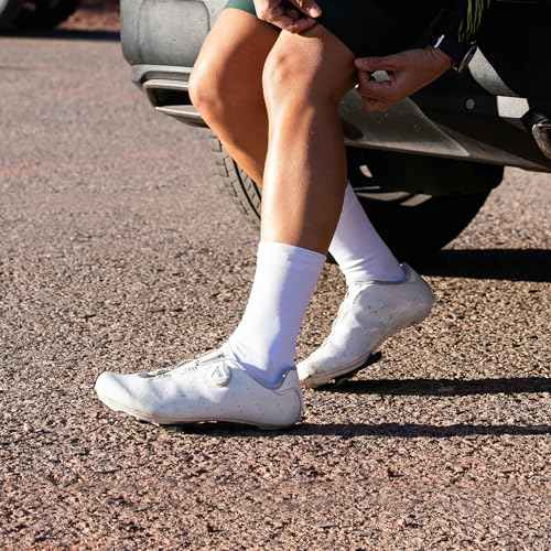 Performance Cycling Socks ? Compression, Moisture-Wicking Crew Bike Socks