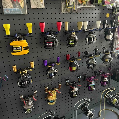 Tcakelox Fishing Reels Display Fishing Reel Holder Reel Storage Holder Fishing Reel Wall Mount Rack (Baitcasting, 3)