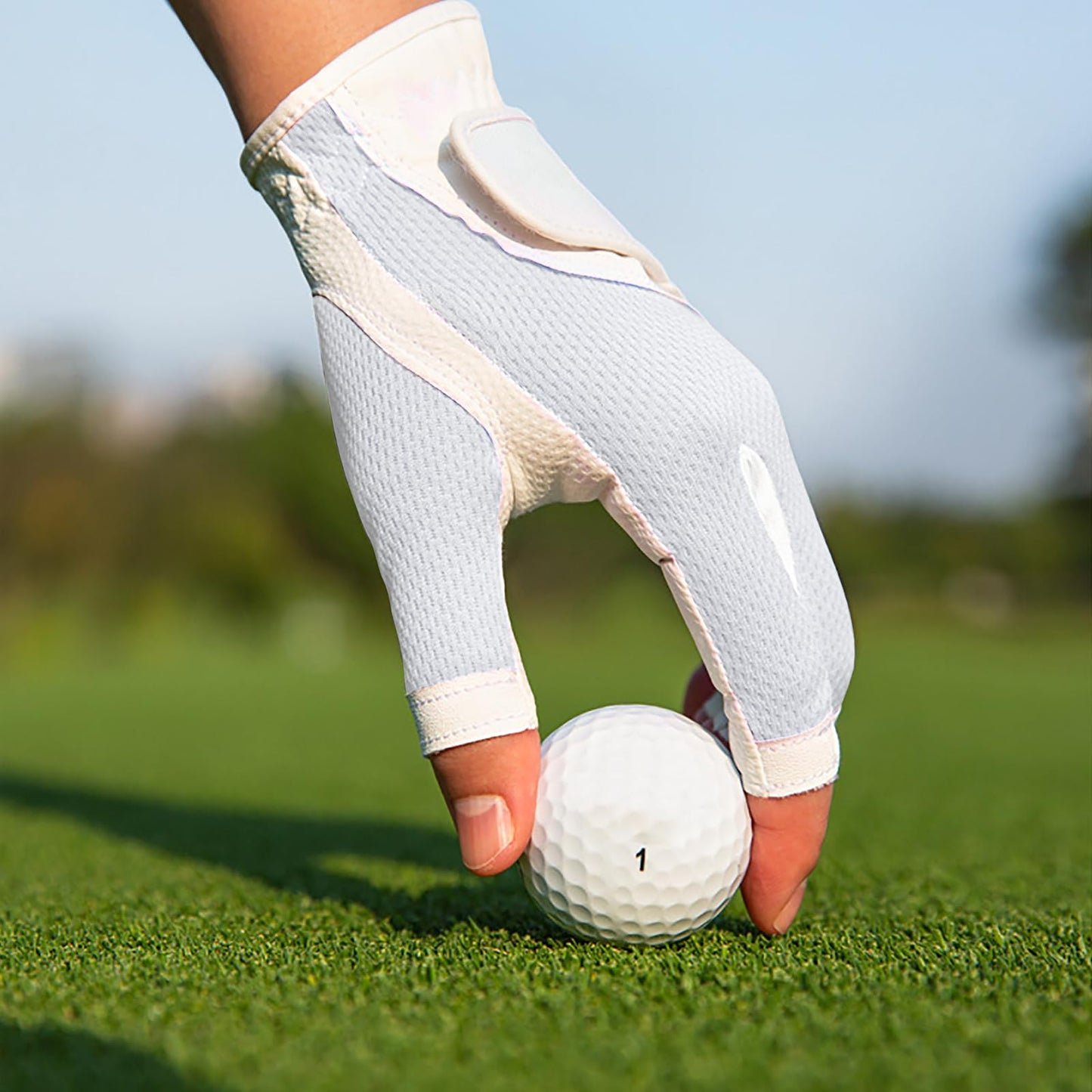 1 Pair Golf Gloves Women Fingerless Breathable Mesh UV Protection Anti-Slip Left & Right Hand Golfing Gloves Lightweight Driving Sports Gloves (White, Medium)