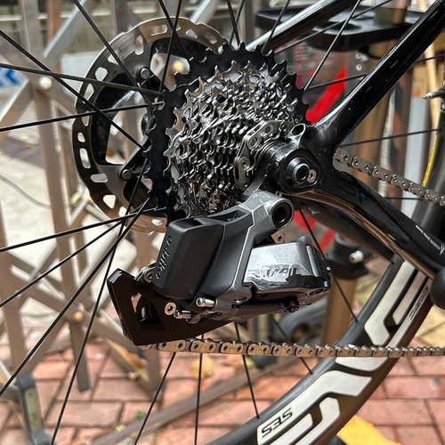 takewell 4 Pcs Batteries for SRAM AXS/eTap System, High-Capacity Batteries with Long-Lasting Power.