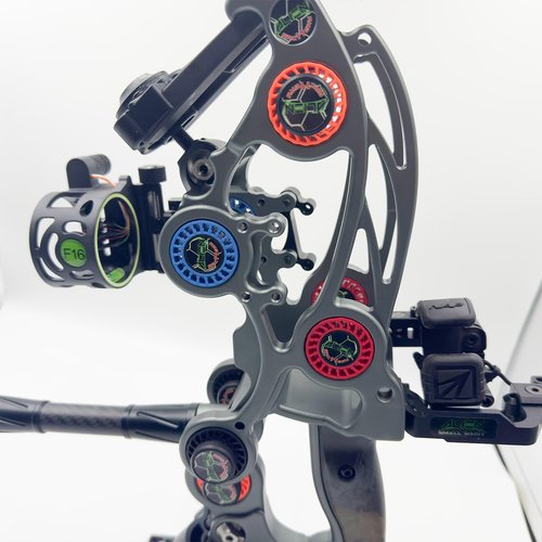 Compound Bow Sight - 5 Needle Archery Sight 019 Fiber Optic Needle. Bubble Level. with Rheostat lamp and Reversible mounting Design
