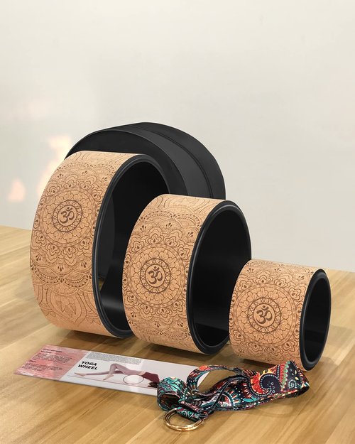 Daspom Yoga Wheel Cork, Stretching Back Roller for Improving Mobility, Non-Slip Yoga Circle Wheel for Backbends Pain Relief Massages Muscle Pilates Relaxation Balance with Resistance Bands and Bag
