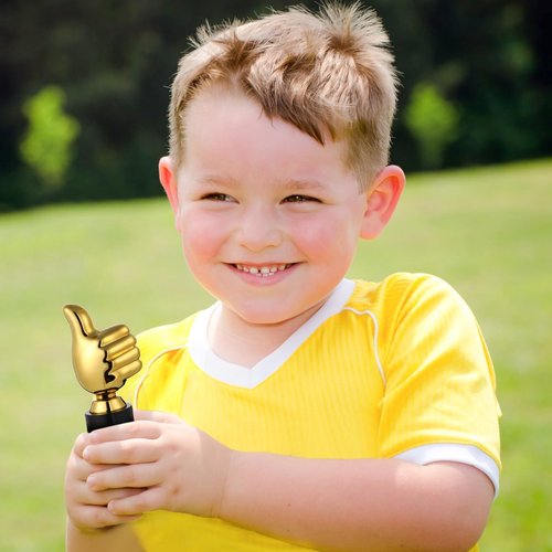 Veemoon 5Inch Thumbs up Trophy,Funny Trophy Award Mini Gold Award with Base for Sports Competitions Prizes Party Favors