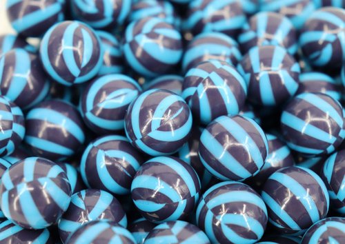 Valken Graffiti Paintballs - .68 Caliber - Tournament-Grade Accuracy, Bright Fill, Eco-Friendly & Consistent Performance - 2000 Count