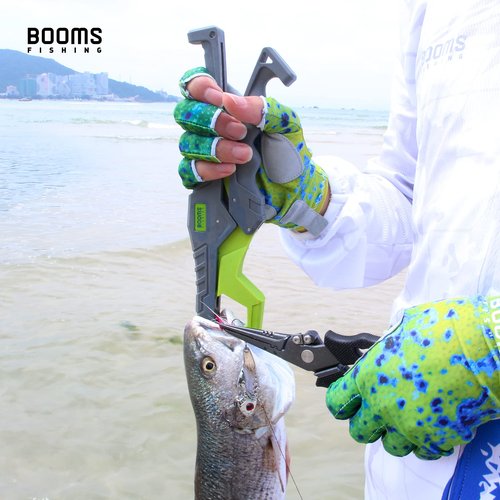 Booms Fishing G05 Fish Lip Gripper Saltwater, 9.4" Plastic Catfish Grippers Pliers, Fish Grabber Tool with Lanyard, Fish Grips for Kayak Fishing Accessories, Great Fish Holder for Caught Fish, Green