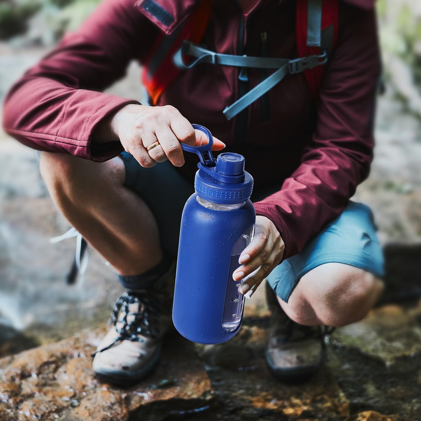 EALGRO 64 oz Glass Water Bottle With Straw and Handle, Half Gallon Sports Motivational Water Jug Flask with Silicone Sleeve, Large Water Cup with Time Marker for Travel, Gym, Dark Blue