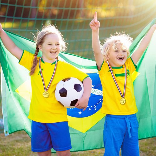 Sotiff 100 Pcs Kids Plastic Winner Award Medals Gold Winner Medals for Parties, Games, Sports, Dress up and More, 1.4 x 1.7 Inches