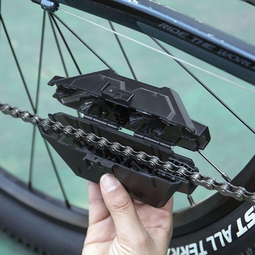 Chooseyo Bike Chain Cleaner,Multi functional chain cleaner Suitable for Mountain Bike, Road Bike,Bicycle Cleaning Brush Tool for Drivetrain