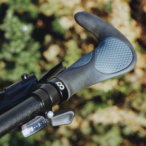 CyclingDeal Mountain Bike Grips - Ergonomic Bicycle Handlebar Grips with Anti-Slip Design, Soft Gel, Black