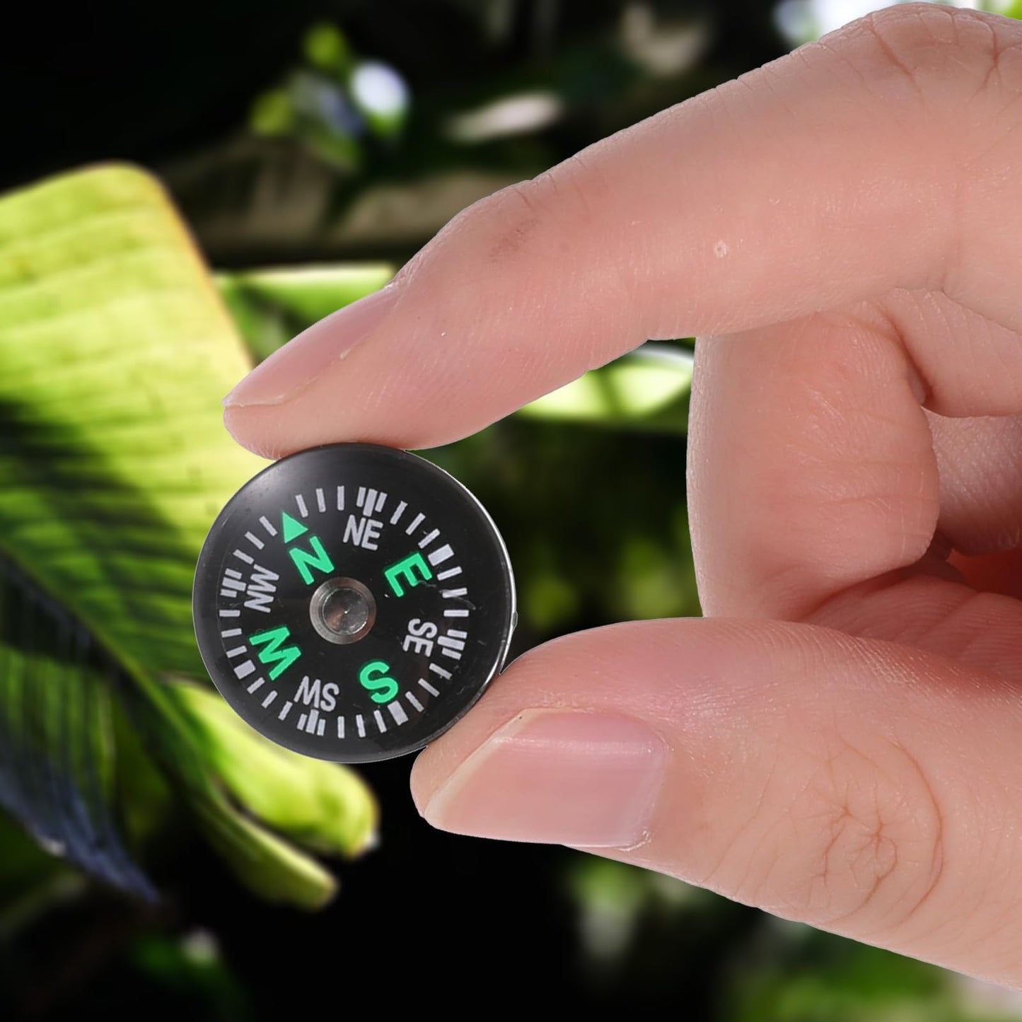 20PCS Compass Button Mini Pocket Hard Shell Liquid Filled Mini Small Button Compass for Kids Hiking Survival Watch Band Paracord Camping Outdoor Activities Accessory Size Dia. 20mm