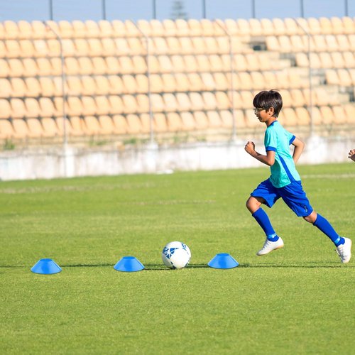 XIHIRCD 25pcs Soccer Cones for Sports Training, Mini Football Cones with Mesh Bag, Flexible Agility Practice Cones Drills Training Plastic Cones for Basketball Running Sports Games Kids Skating(Blue)