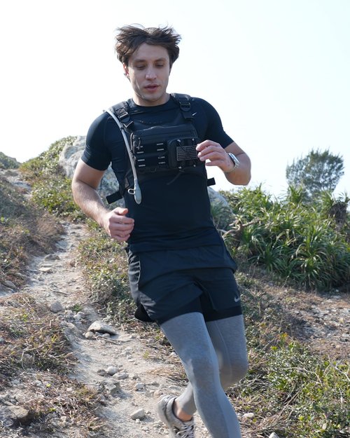 Zelvot Running Vest with 2L Water Bladder, USA Original Patent, Lightweight Adjustable Chest Pack with Pistol Holster, Reflective Running Hydration Vest for Women Men for Hiking Marathon