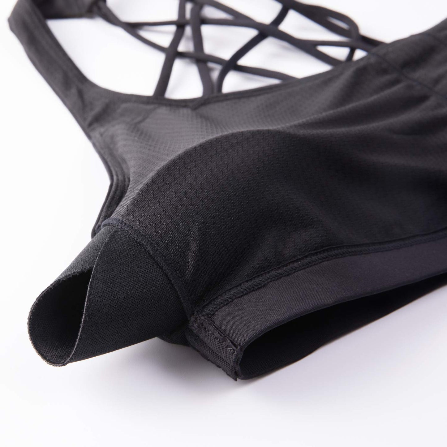 CRZ YOGA Naked Feeling Strappy Sports Bras for Women - Criss Cross Back Wireless Padded Cami Yoga Workout Top Black Medium