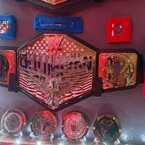 Championship Belt Display Holder for Wall, Wooden Wrestling Belt Horizontal Wall Mount for Wrestlers Championship Hanging Display 1 Pcs