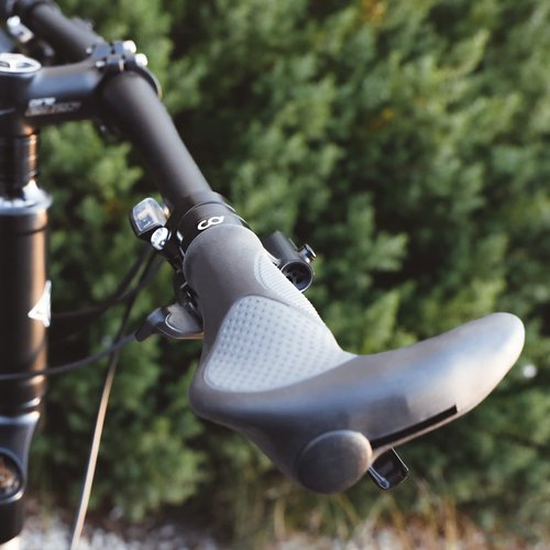 CyclingDeal Mountain Bike Grips - Ergonomic Bicycle Handlebar Grips with Anti-Slip Design, Soft Gel, Black