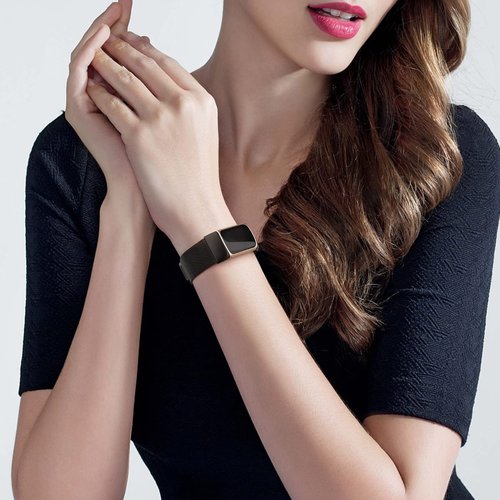 Meliya for Fitbit Charge 6 Bands Women Men, Stainless Steel Metal Mesh Loop Adjustable Magnetic Wristband Replacement Straps Compatible with Fitbit Charge 6 Fitness Tracker (Black)