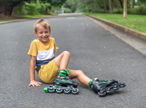 MammyGol Adjustable Inline Skates for Boys Girls Kids Youth with Light up Wheels, Green Beginner Blades Roller Skates for Boys Size 1 2 3 4 Ages 6-12