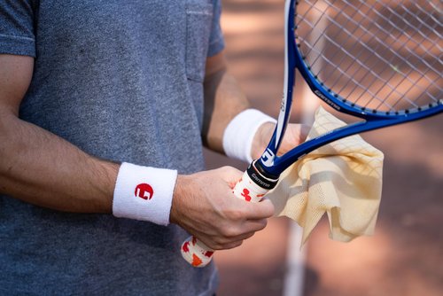 GAMMA Sports Tacky Towel, Non-Toxic, Grip Traction Enhancer, Ideal for Tennis, Golf, Baseball, Basketball, Football, Softball, Pickleball, USTA Approved for Tournament Play, 8"x5"