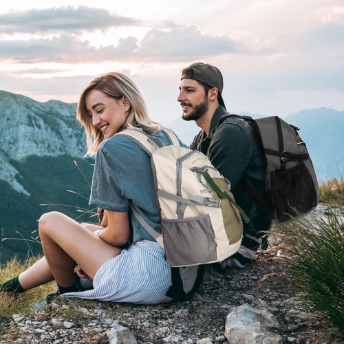 CEATHYRA Small Hiking Backpack, 20L Lightweight Travel Backpack with Phone Pocket, Hiking Daypack for Women Men (Beige)