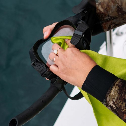 GEAR AID Sea Drops Cleaner and Anti-fog for Dive and Snorkel Masks, Clears Up Dirty, Foggy Lenses, 1.25 fl oz
