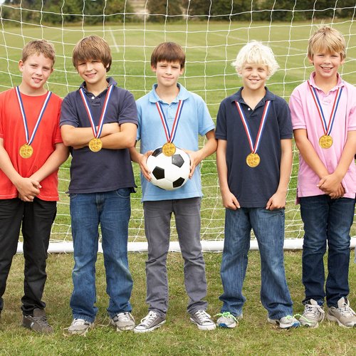 Gejoy 30 Pieces Gold Plastic Winner Award Medals, Gymnastics Field Day Awards for Sports, Competition, Talent Show, Spelling Bee Birthday Party Favors Gifts(Classic Style)