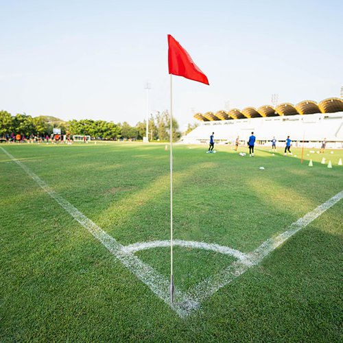SAWHOX Soccer Corner Flags Set of 4, 67-Inch Portable Football Field Corner Flags for Soccer Rugby Field Hockey