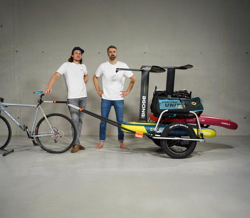 Thule Reacha Sport Beach Bike Trailer - Bike Cargo Trailer - Modular Design for Daily and Recreation use - Lightweight Aluminum Frame - 77lb Capacity - Adjustable towbar to Pull Gear up to 15ft Long