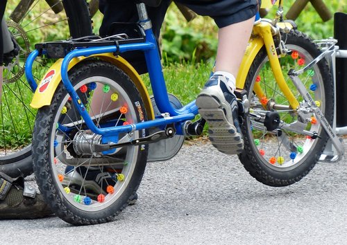 USONG Bike Kickstand Children's Bicycle Kickstand Single-side Stand Folding Bicycle Center Bracket 12" 14" 16" 18" 20" Bike Racks (For 14"-16" Bike)