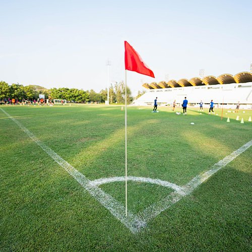 SAWHOX Soccer Corner Flags, Set of 10 67-Inch Football Field Corner Flags & Agility Poles for Soccer, Rugby, and Field Hockey