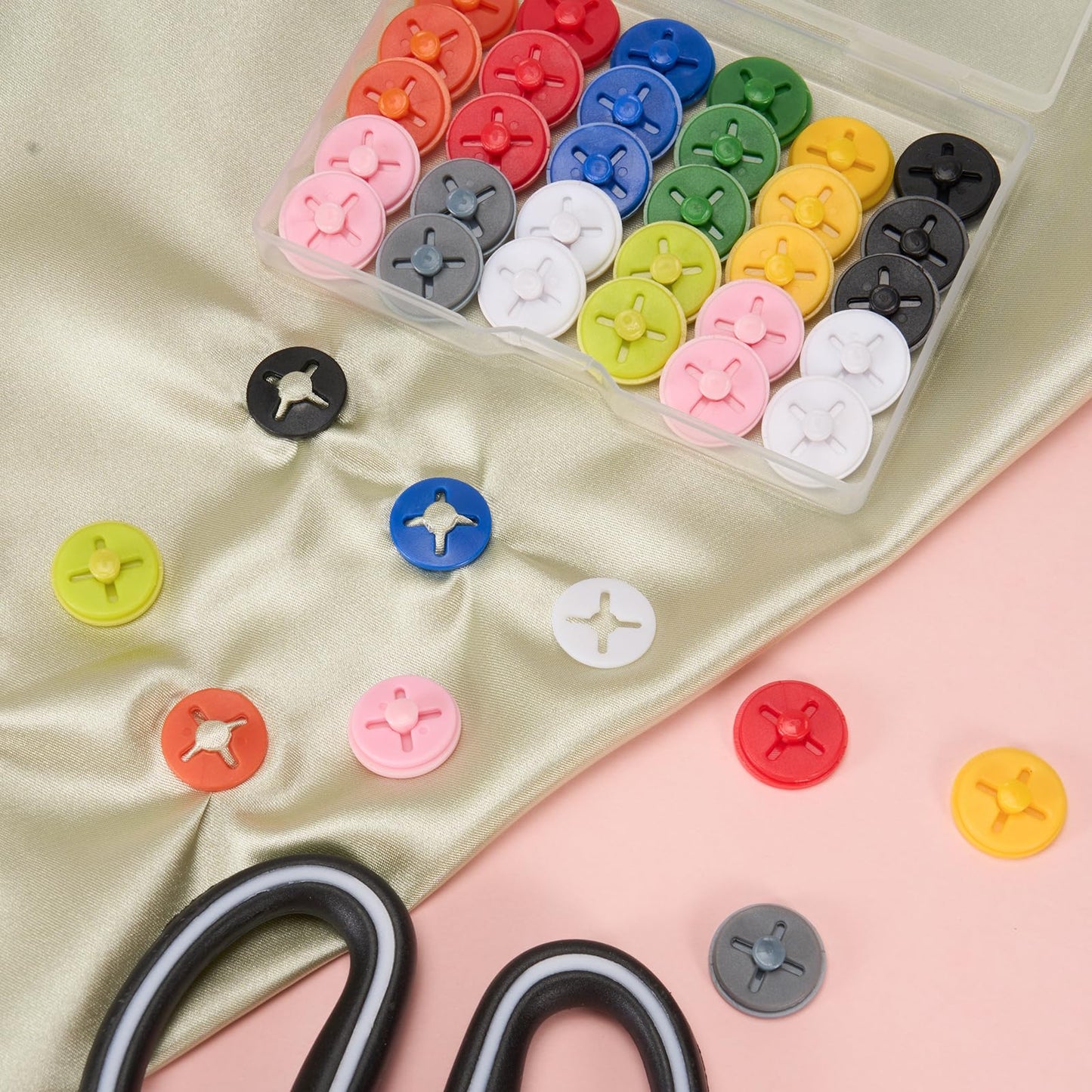 Darlingao Running Bib Clips, 40Pcs Race Bib Holder, Race Number Buckle Fixing System for Runners, Marathon, Triathlon, Track and Field Events, Mixed Colors Fasteners, Secure Race Bib Attachment