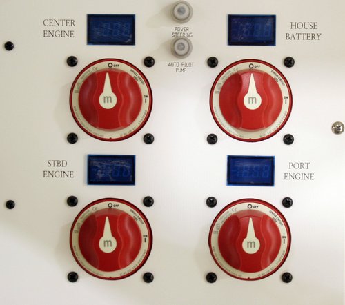 Blue Sea Systems m-Series Mini On-Off Battery Switch with Knob- Red, 2-7/8" x 2-7/8" (6006)