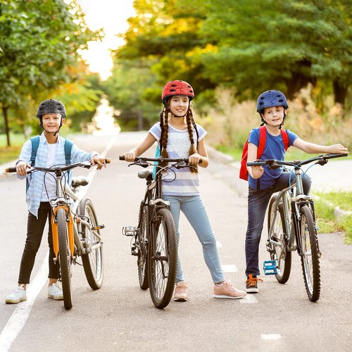 Skateboard Helmet Kids, Adjustable Skating Helmet,Breathable ABS Hard Shell Scooter Helmet for Multi-Sport Skateboarding Roller Skate BMX Boys Girls Ages 5-14 Children and Teens