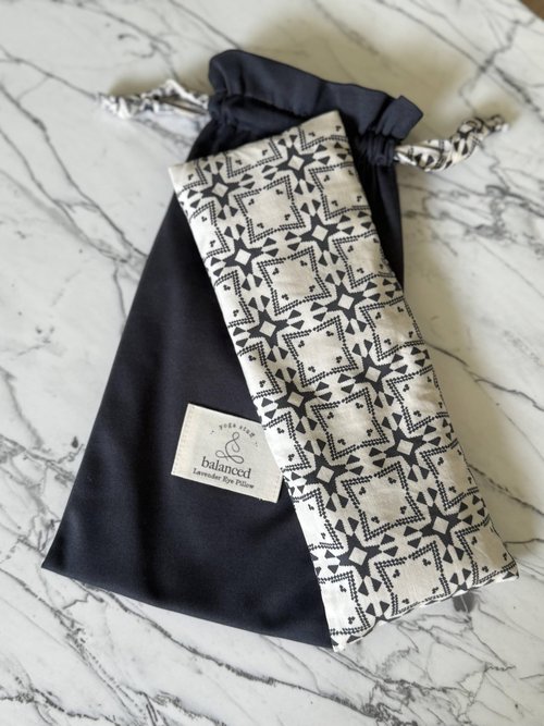 Balanced Yoga Stuff BYS Weighted Lavender Eye Pillow, Organic Cotton Fabric, Grey and White, with Travel Pouche (with Pouche, Grey)