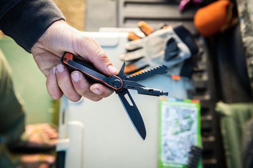 Gerber Gear Armbar Trade 8-in-1 Pocket Knife EDC Multitool with Blade, Pry Bar, and Hammer for Camping, Burnt Orange