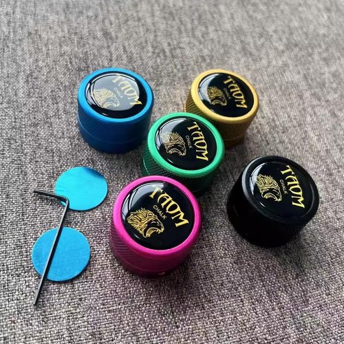 YEUEK TAOM Pool Chalk Holder Round Shaped Practical Tool Billiards Accessories Magnetic Mini Chalk Tip Case Container Round Box Billiards