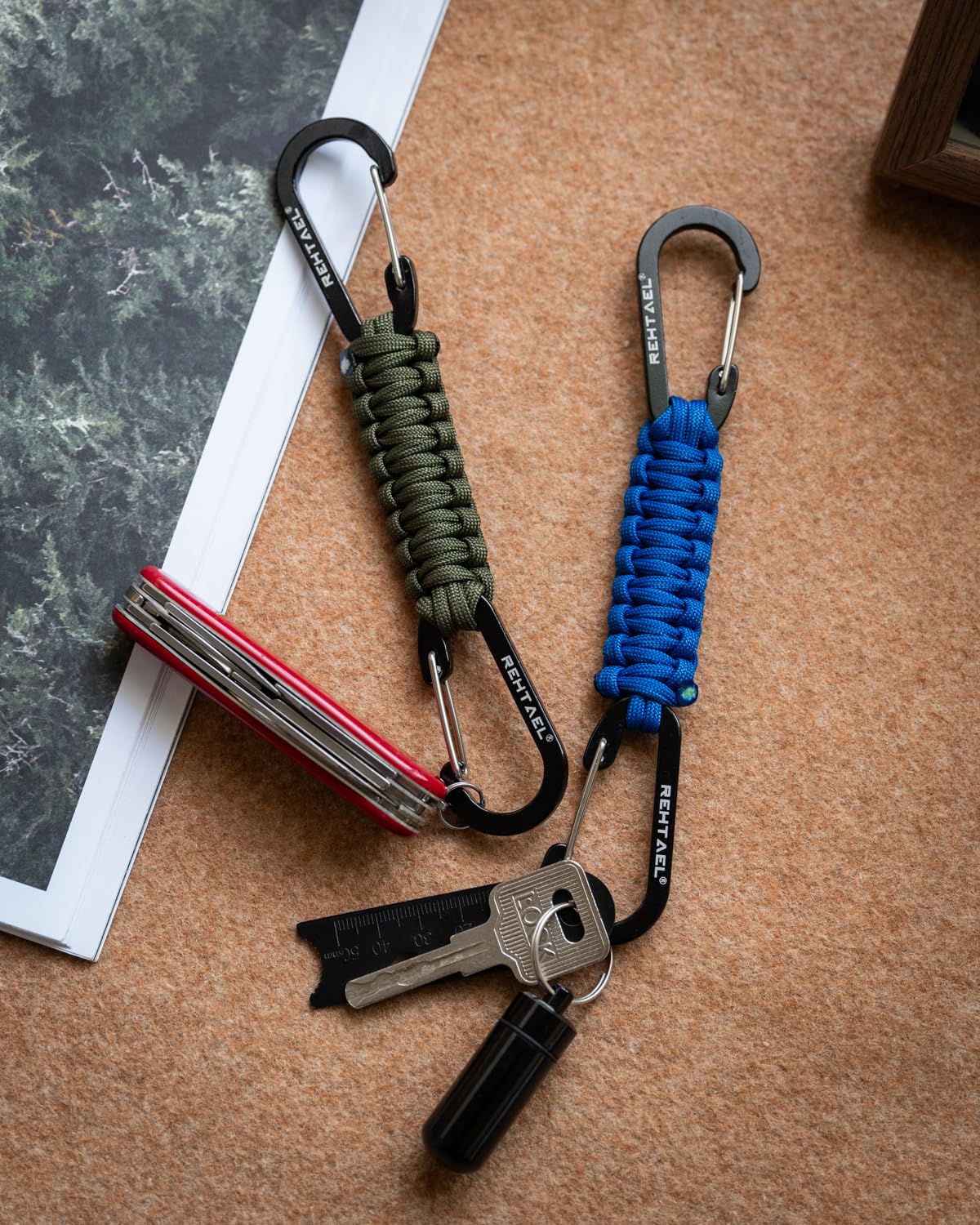 REHTAEL Heavy Duty Paracord Keychain with 2 Carabiner Clip for Keys, Military Lanyard Key Chain, Stroller Clip Hooks for Water Bottle Backpack Men Women, Camping Hiking Outdoor Gear (2Pcs, 2 X Green)