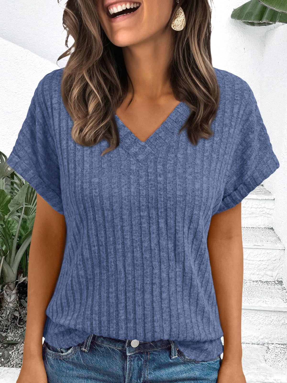 AUTOMET Womens Short Sleeve V Neck Cute Tops 2026 Fall Fashion Sweaters