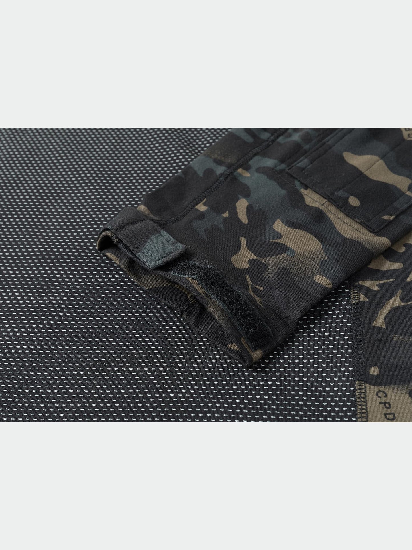 AKARMY Men's Tactical Military Combat Shirt, Long Sleeve Camo T Shirt with Zipper Pockets 112 Dark CP