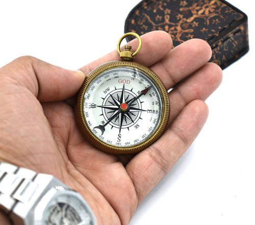 Be Strong and Courageous (Joshua 1:9) Brass Compass with wooden Box-Engraved Scripture Prayer Compass Religious Gift for Men & Women - Baptism, Confirmation, Communion Compass for Boys Graduation Gift