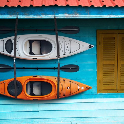 Seenelling 4 Pcs Kayak Straps for Wall Hanging Kayak Hoist Sling Hanger Straps with Carabiner for Indoor Outdoor Surfboard Paddle Canoe Sup Board in Garage Beach Storage Accessories (Black)