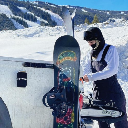SnoStrip Adhesive Protective Ski & Snowboard Vehicle Mount (Adhesive)