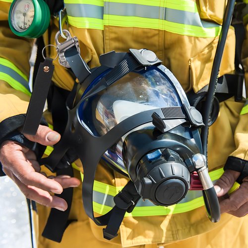 PIHIL 2Pcs Quick Release Clip Shackle for SCBA Mask, Firefighter Accessories, Quick Release Snap Shackle, with Leather Handle, Marine Grade 316 Stainless Steel Shackle for Rigging, Black