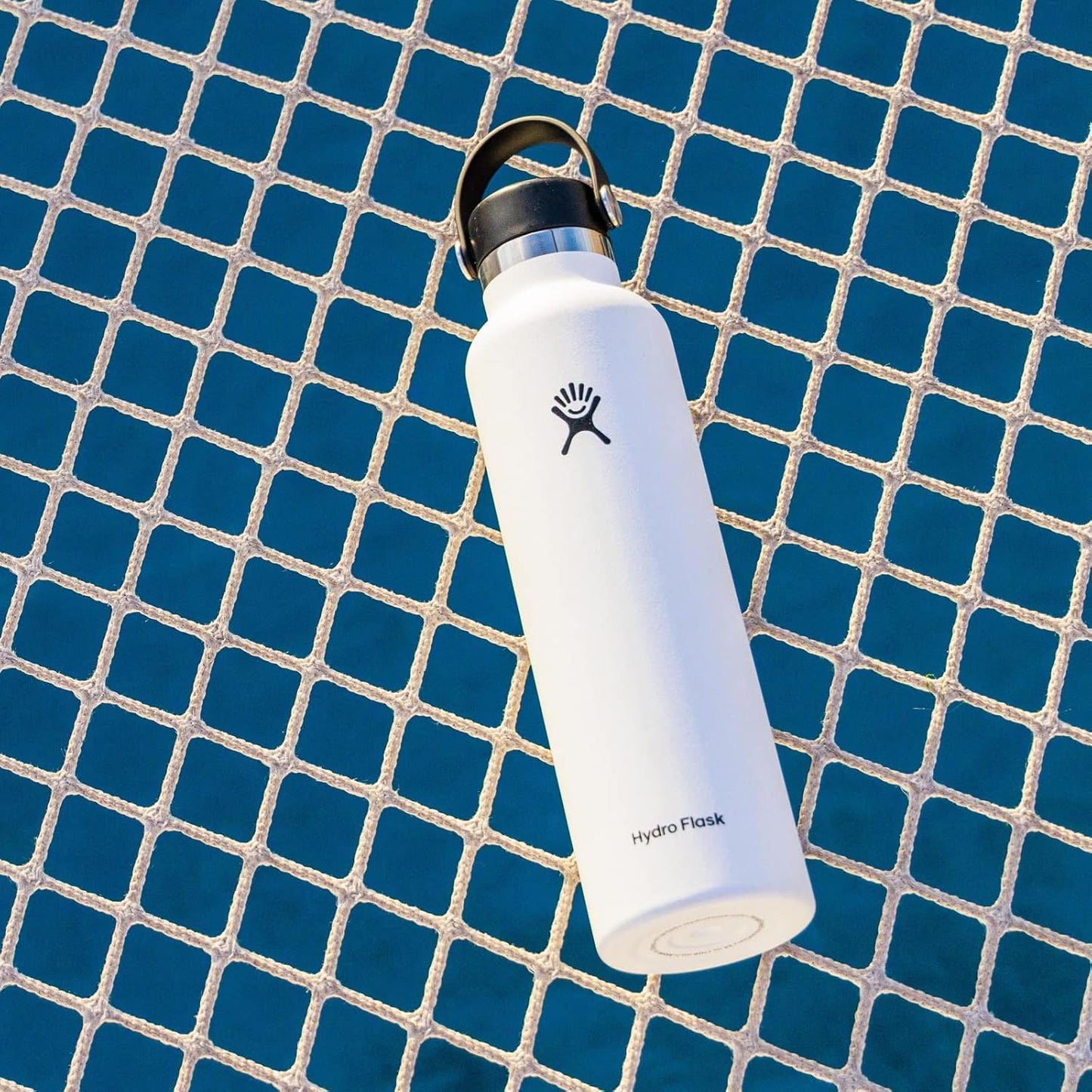 Hydro Flask Water Bottle - Insulated Stainless Steel - Non Spill, Leakproof in 24 Oz White