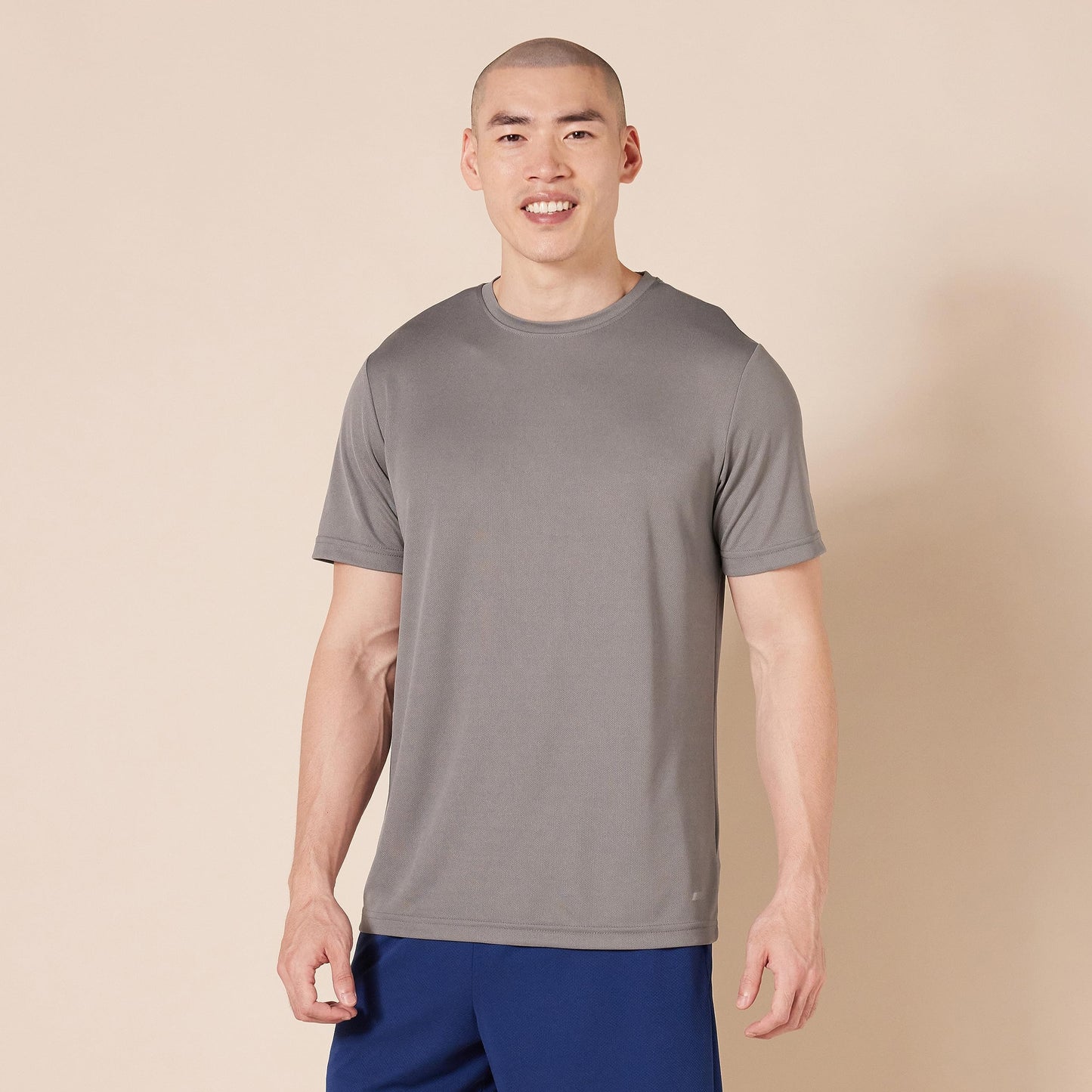 Amazon Essentials Men's Moisture Wicking Breathable Active Performance Tech Gym T-Shirts, Pack of 2, Black/Medium Grey, Small